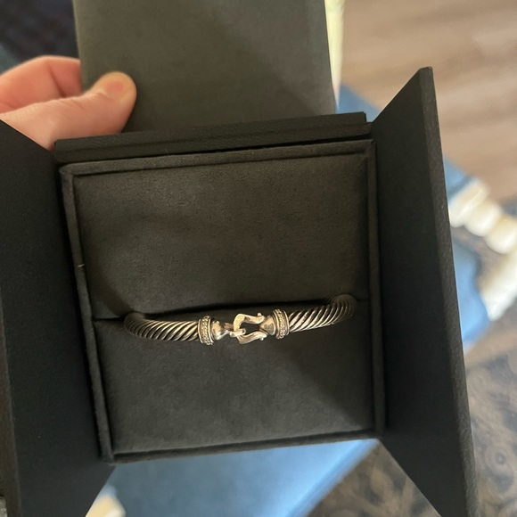 David Yurman Silver Cable Bracelet w/ pavé diamonds. EUC. Only worn a few times. - Picture 2 of 9